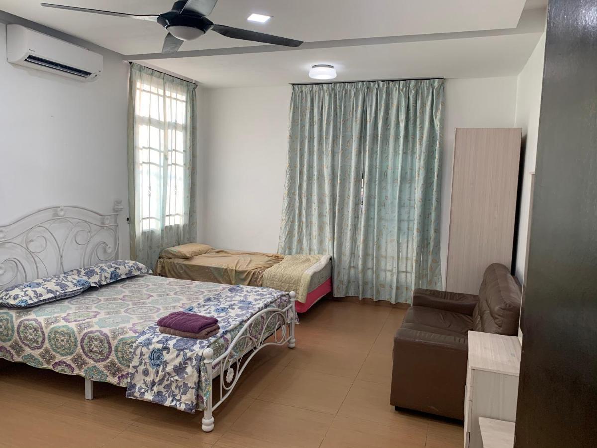 Villaparadise Homestay Batu Pahat Kültér fotó