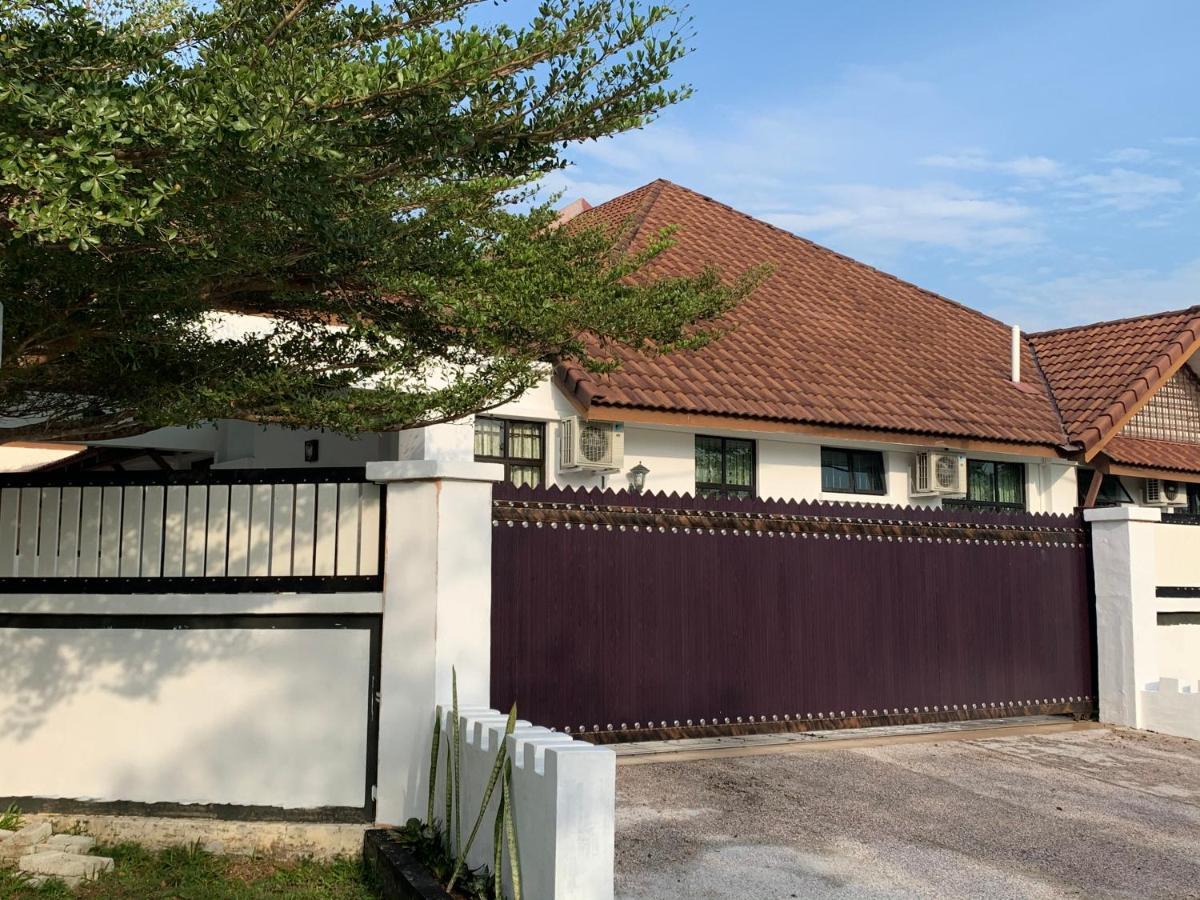 Villaparadise Homestay Batu Pahat Kültér fotó