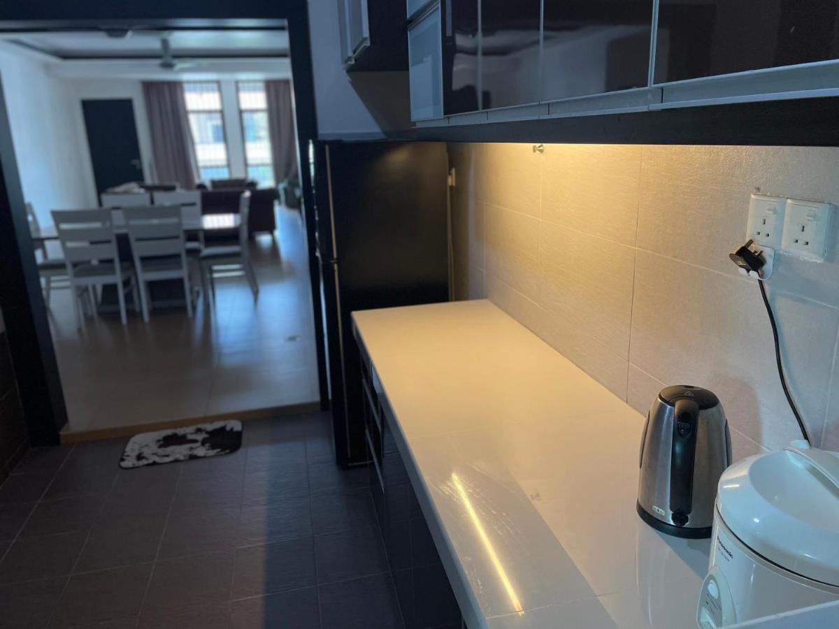 Villaparadise Homestay Batu Pahat Kültér fotó