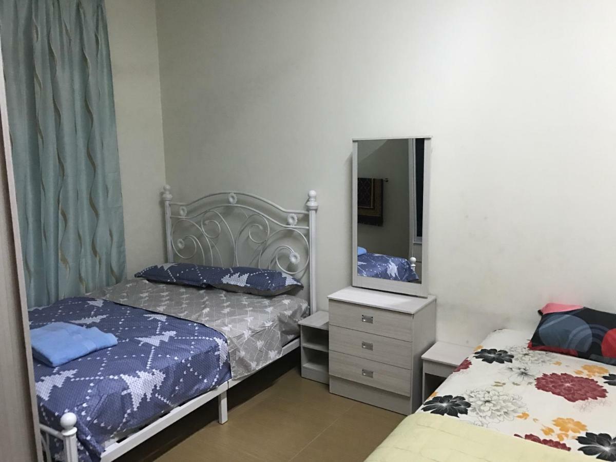 Villaparadise Homestay Batu Pahat Kültér fotó
